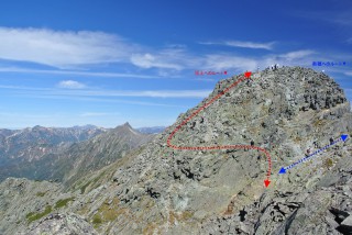 前回示した「赤:登頂ルート」と「青:奥穂高への通過ルート」の図