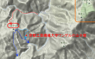 今回の登山ルートは【赤】、この場合「周って」下山しようとすると【青】のルートを下りる事になる、結構多くのルートがある。