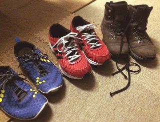 運動靴かブーツかでも違う。