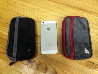 【サイズもいい】iPhone5Sなら大体のカバーが付いていても十分入る。