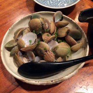 【シマあさりの酒蒸し】独特な貝殻のあさりで味もやや独特