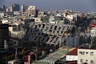 【ビル倒壊】１棟の大型ビルが倒壊して大きな悲劇が生まれた、これは手抜き工事の影響が大きいようだ。