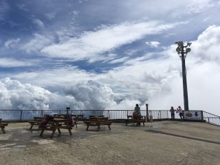 【マジカルな雲】標高1000mは地面よりも雲の世界に近いので上手くいけばなかなか楽しい景色が見られる。
